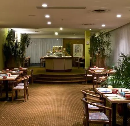 Отель Mercure Centre Gare 4*